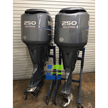Pair Yamaha F250TUR 4-Stroke Outboard Motor