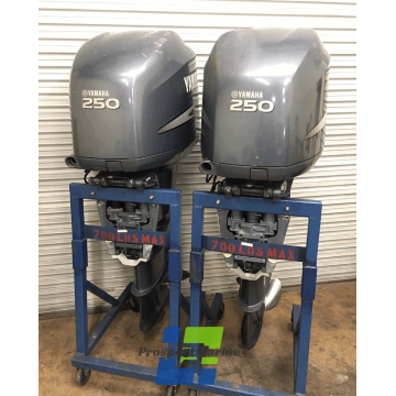 Pair Yamaha F250TUR 4-Stroke Outboard Motor 2006